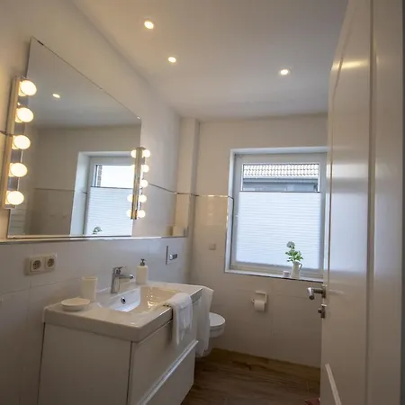 Cuxhavener Straße 5/3 Apartment *