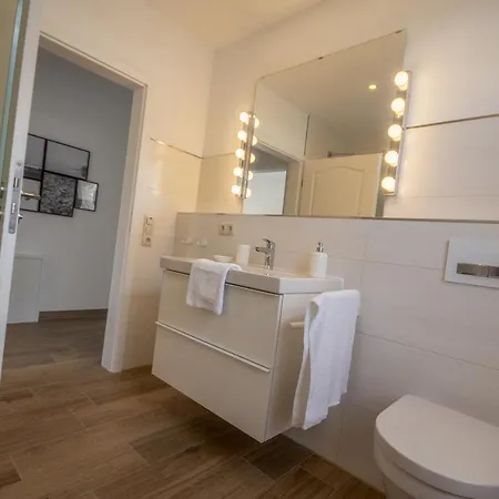 Cuxhavener Straße 5/3 Apartment *